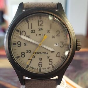 Timex Expedition Scout 40mm Khaki Case with *RARE GRAY* Leather Strap, TW4B23100
